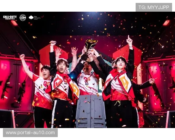 情久4-3战胜ELV，捧起使命召唤手游世锦赛冠军奖杯